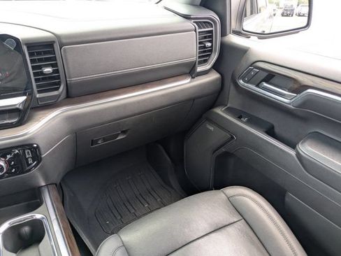 Used 2023 GMC Sierra 1500 SLT w/ SLT Premium Package AWD/4WD image 18
