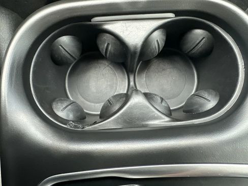 Used 2024 Chrysler Pacifica Touring-L image 20