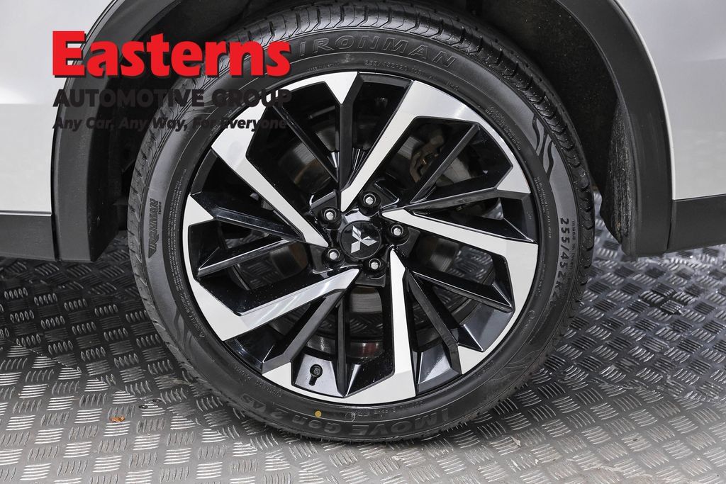 Used 2024 Mitsubishi Outlander SE AWD/4WD image 8