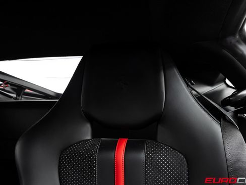 Used 2022 Ferrari F8 Tributo RWD image 42