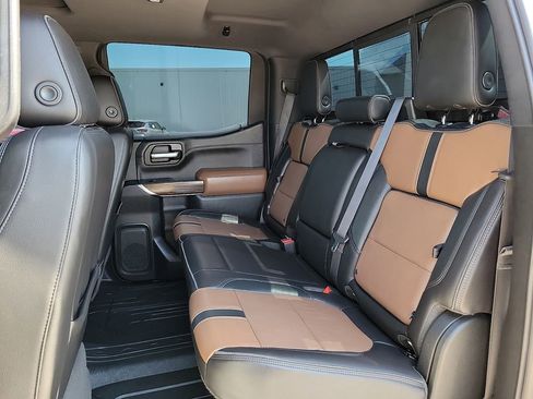 Used 2019 Chevrolet Silverado 1500 High Country w/ Technology Package AWD/4WD image 16
