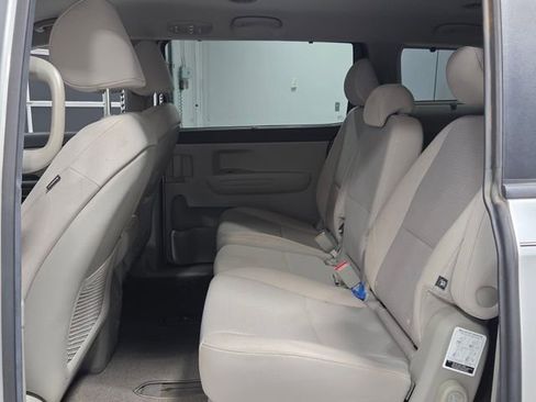 Used 2016 Kia Sedona LX w/ LX Convenience Package FWD image 6
