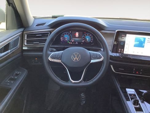 New 2025 Volkswagen Atlas SE FWD image 15