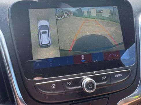 Used 2018 Chevrolet Equinox Premier image 18