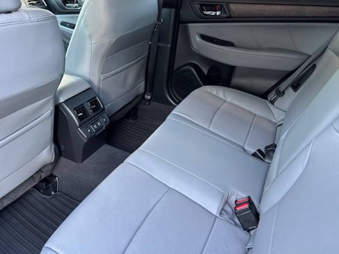 Used 2019 Subaru Outback 2.5i Limited AWD/4WD image 12