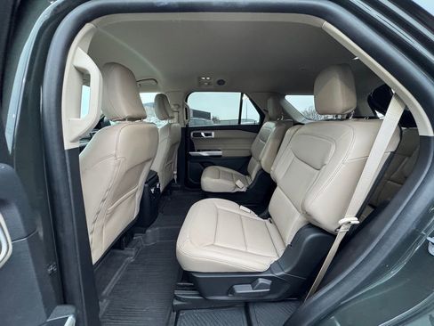 Used 2022 Ford Explorer XLT w/ Equipment Group 202A image 11