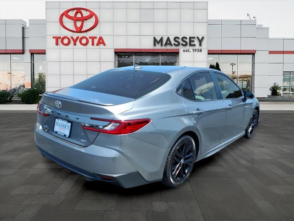 Used 2025 Toyota Camry SE FWD image 3