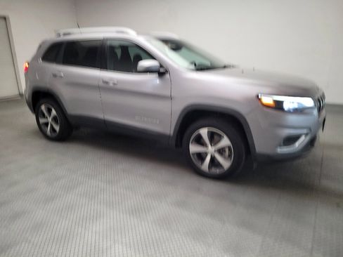 Used 2019 Jeep Cherokee Limited image 11
