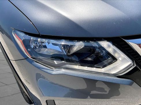 Used 2017 Nissan Rogue SL FWD image 26