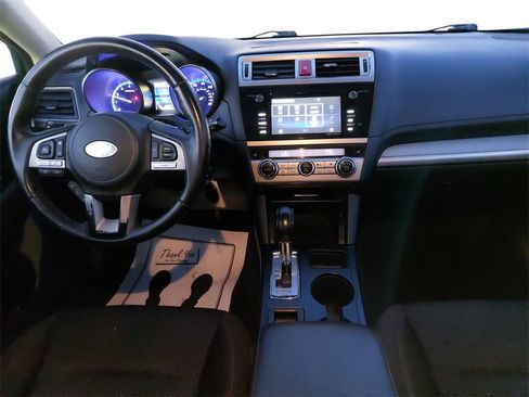 Used 2017 Subaru Outback 2.5i Premium image 9
