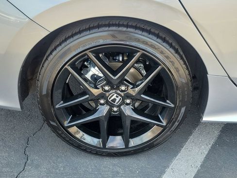 Used 2025 Honda Civic Sport image 25
