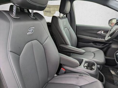 New 2026 Chrysler Pacifica Select image 27