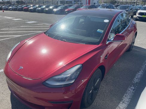 Used 2018 Tesla Model 3 image 1