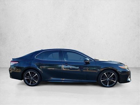 Used 2020 Toyota Camry XSE FWD image 4