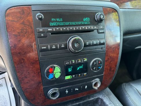 Used 2012 Chevrolet Suburban LT w/ Texas Edition RWD image 26