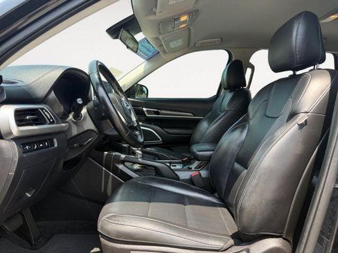 Used 2020 Kia Telluride LX AWD/4WD image 2