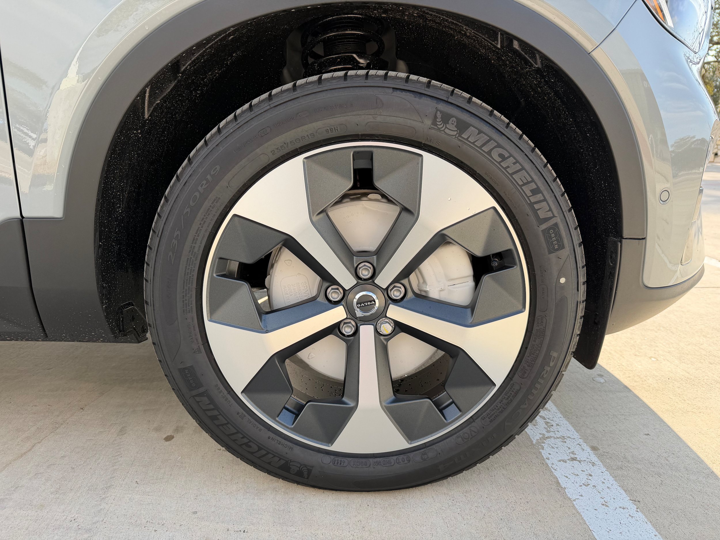 New 2026 Volvo XC40 B5 Plus w/ Protection Package Premier AWD/4WD image 7