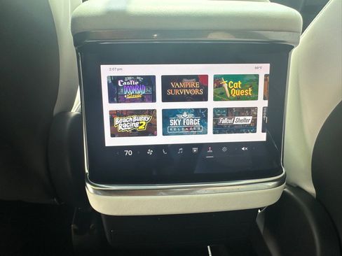 Used 2022 Tesla Model X image 55