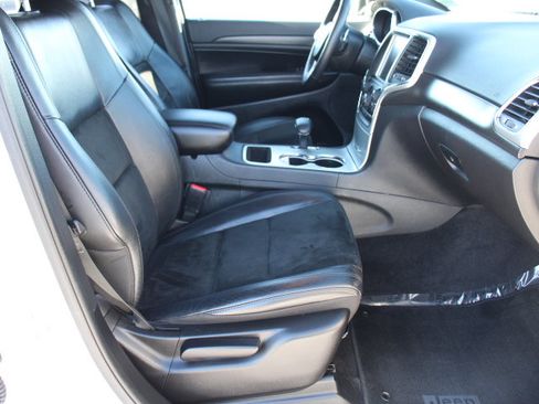 Used 2015 Jeep Grand Cherokee Altitude image 21