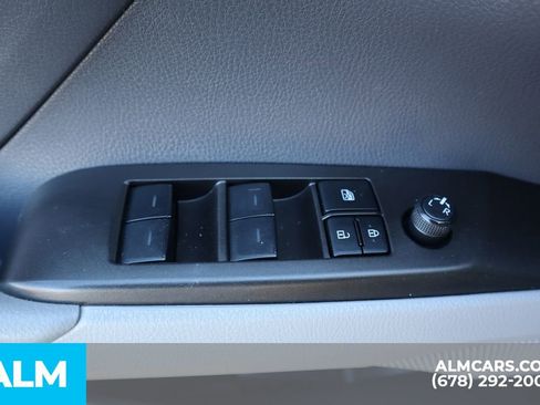 Used 2024 Toyota Camry SE FWD image 16