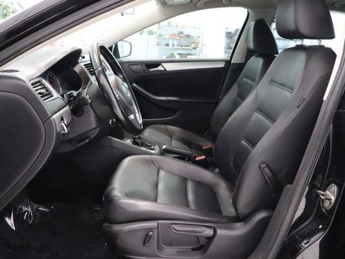 Used 2014 Volkswagen Jetta SE FWD image 14