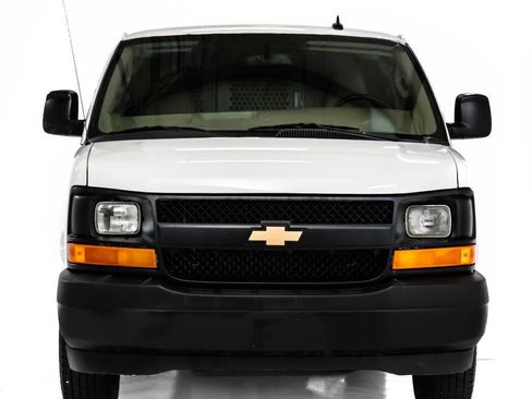 Used 2017 Chevrolet Express 2500 image 8