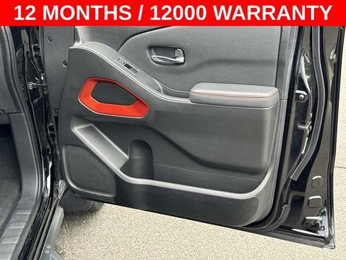 Used 2022 Nissan Frontier PRO-4X AWD/4WD image 8