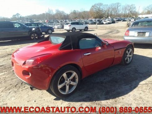 Used 2007 Pontiac Solstice Convertible w/ Premium Package image 2