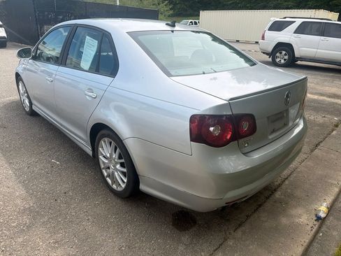 Used 2009 Volkswagen Jetta Wolfsburg Edition FWD image 7