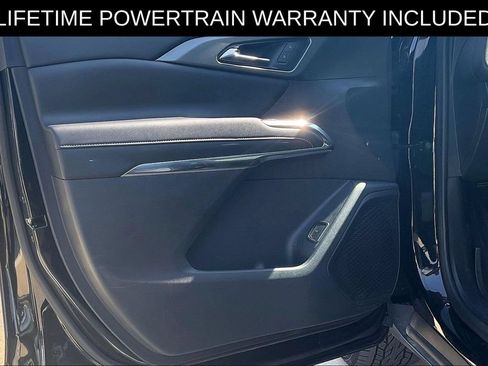 Used 2025 Chevrolet Traverse LT w/ Sun and Wheel Package FWD image 15