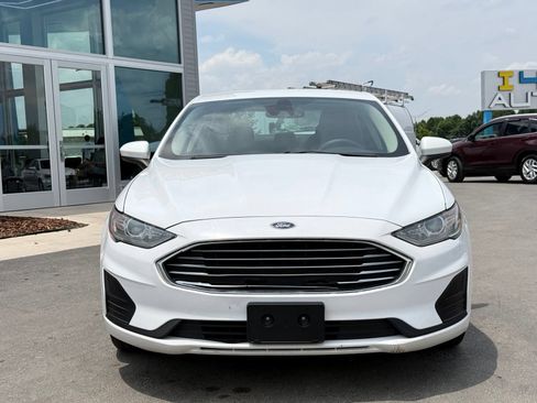 Used 2019 Ford Fusion SE FWD image 4