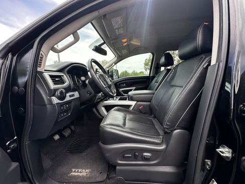 Used 2017 Nissan Titan PRO-4X w/ Pro-4x Convenience Package AWD/4WD image 25