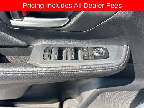 Used 2025 Toyota Grand Highlander AWD image 4