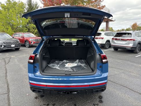 New 2026 Volkswagen Atlas Cross Sport SEL R-Line image 25