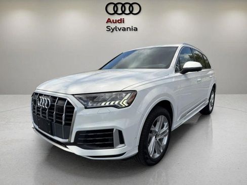 Certified 2023 Audi Q7 2.0T Premium w/ Premium Plus Package AWD/4WD image 4