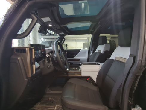 Used 2024 GMC Hummer EV 2X image 13