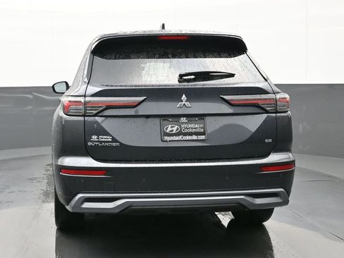 Used 2025 Mitsubishi Outlander SE image 4