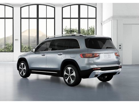 New 2025 Mercedes-Benz GLB 250 4MATIC image 29