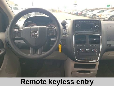 Used 2016 Dodge Grand Caravan American Value Package image 4