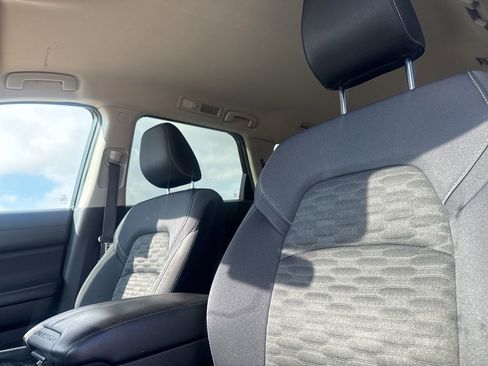 Used 2022 Nissan Pathfinder SV FWD image 41