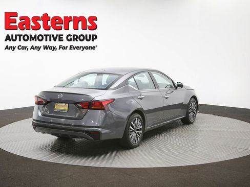 Used 2025 Nissan Altima 2.5 SV FWD image 40
