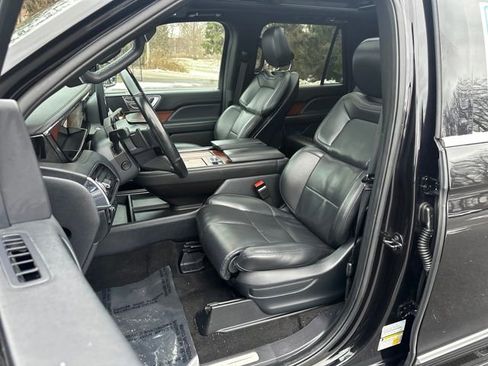 Used 2024 Lincoln Navigator L 4WD image 27