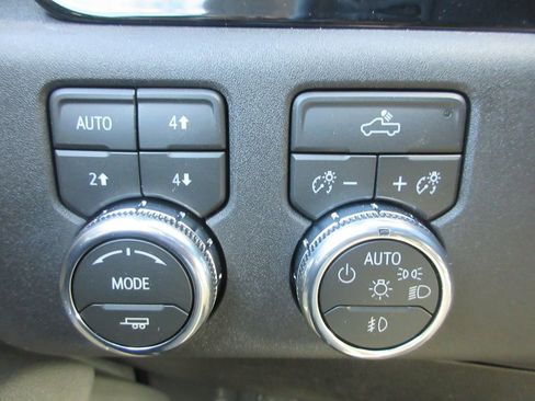 New 2026 GMC Sierra 2500 SLE w/ SLE Value Package; image 17