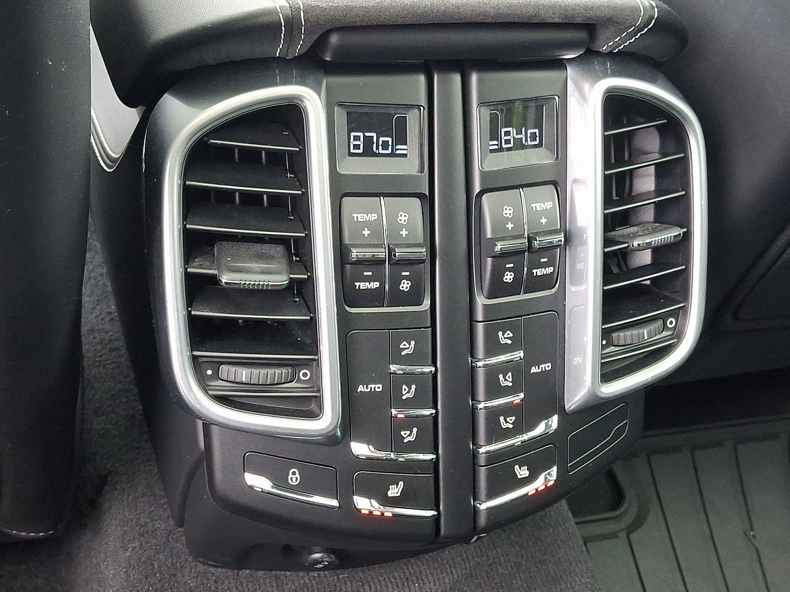 Used 2016 Porsche Cayenne GTS AWD/4WD image 11