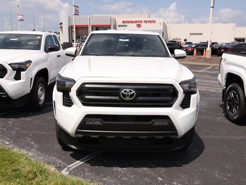New 2026 Toyota Tacoma SR5 AWD/4WD image 3