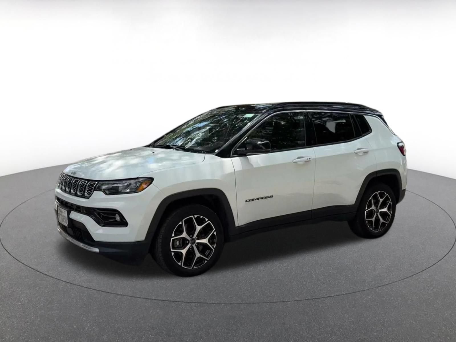 Used 2025 Jeep Compass Limited AWD/4WD image 7