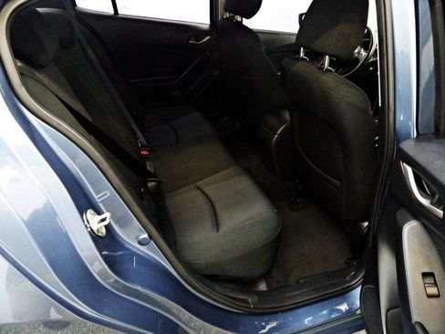 Used 2016 MAZDA MAZDA3 i Sport FWD image 10