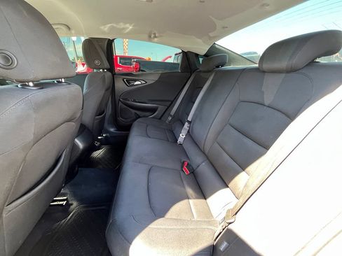 Used 2021 Chevrolet Malibu LS FWD image 29