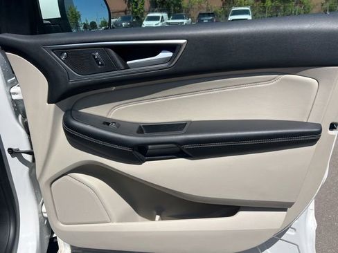 Used 2023 Ford Edge Titanium AWD/4WD image 9