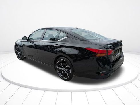 Used 2024 Nissan Altima 2.5 SR FWD image 6